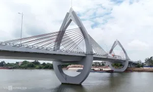 Cầu biểu tượng hình búp sen ở Nam Định thông xe Cầu biểu tượng hình búp sen ở Nam Định thông xe