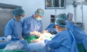Hai ca mổ trong 4 tháng ghép xương chân cho bé trai Hai ca mổ trong 4 tháng ghép xương chân cho bé trai